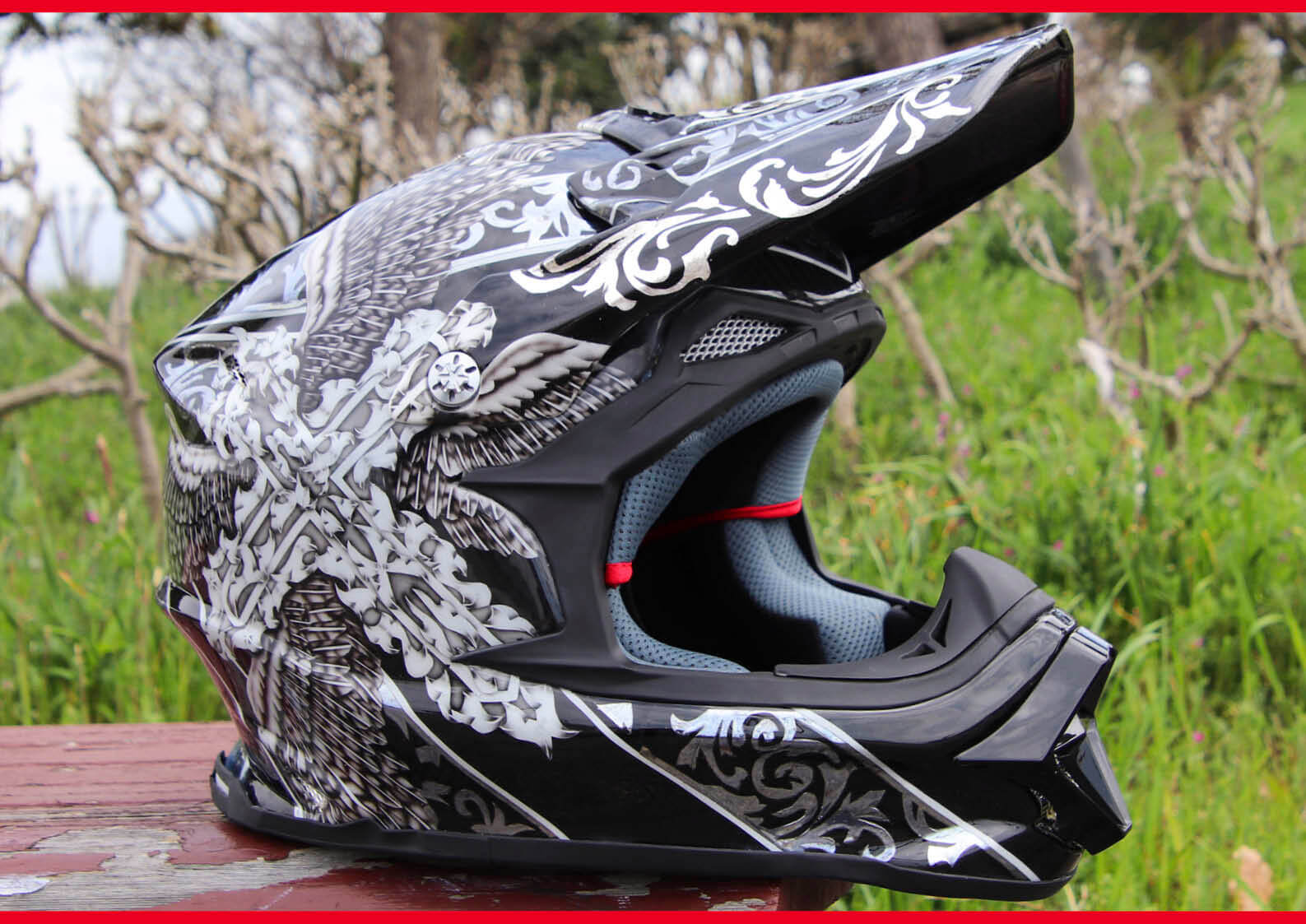 テーマは「メッキ」 国内ヘルメットペイントの第一人者・ナガイ